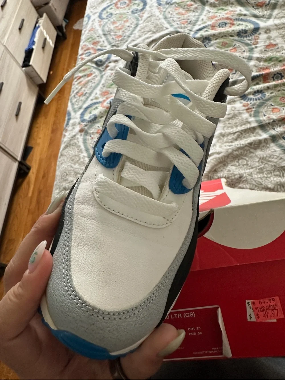 Nike Air Max 90 in White, Black & Blue